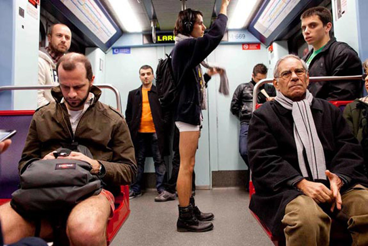 Dia sem calças no metro